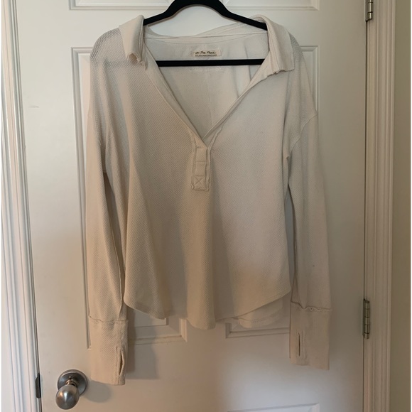 L We the Free Top - Picture 1 of 4